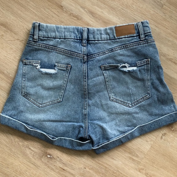 Size 2 Curvy Stretch Mom Shorts - Picture 3 of 5